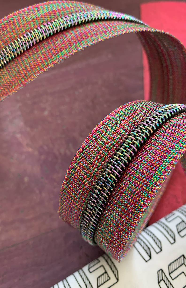 Colorful Zipper Tape with Iridescent Teeth
