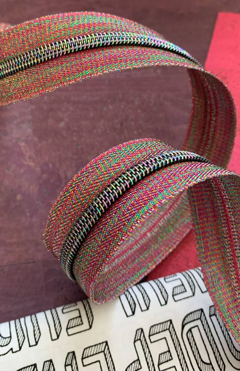 Colorful Zipper Tape with Iridescent Teeth