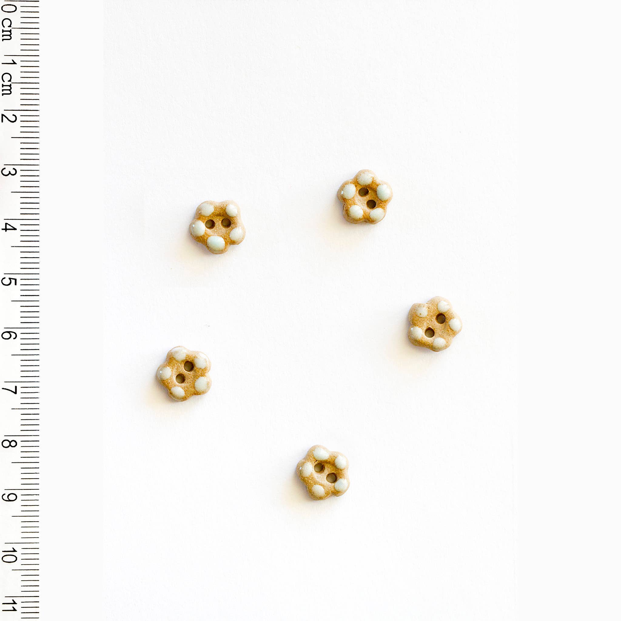 Tiny Flower Buttons (L556)