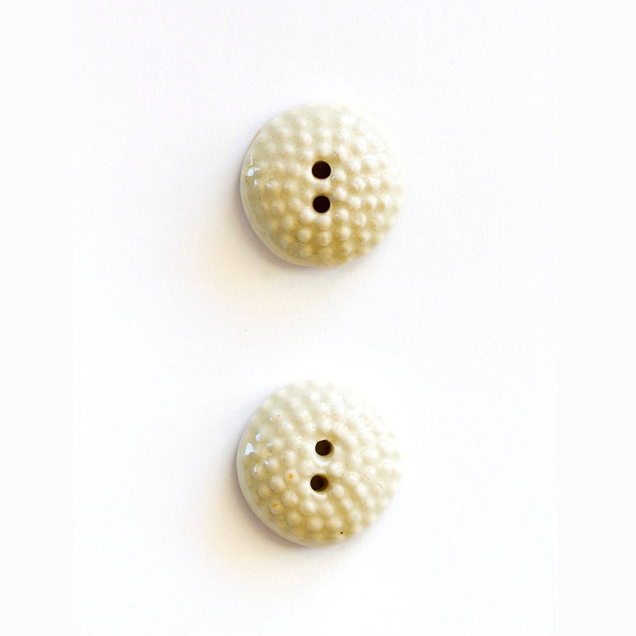 Cream Raised Dot Buttons (L588)